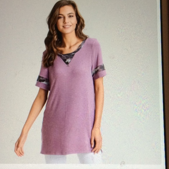 🫐 First love contrast top with short sleeves camo and pink - Picture 2 of 8